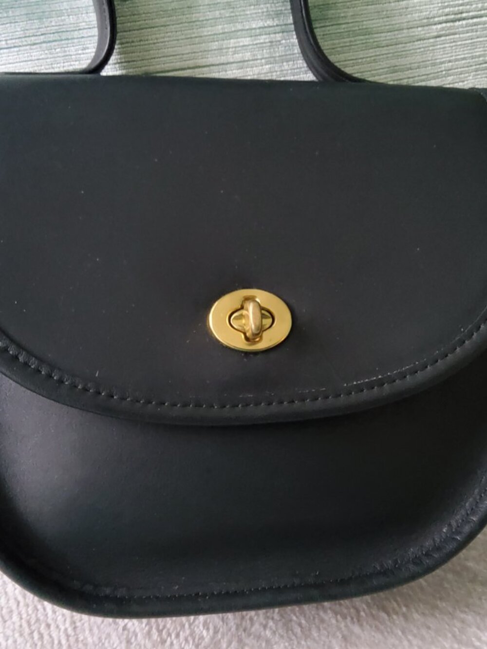 Vintage Coach Bella Court Crossbody Bag in Black 9957 + Hangtag Like New - Picture 3 of 15